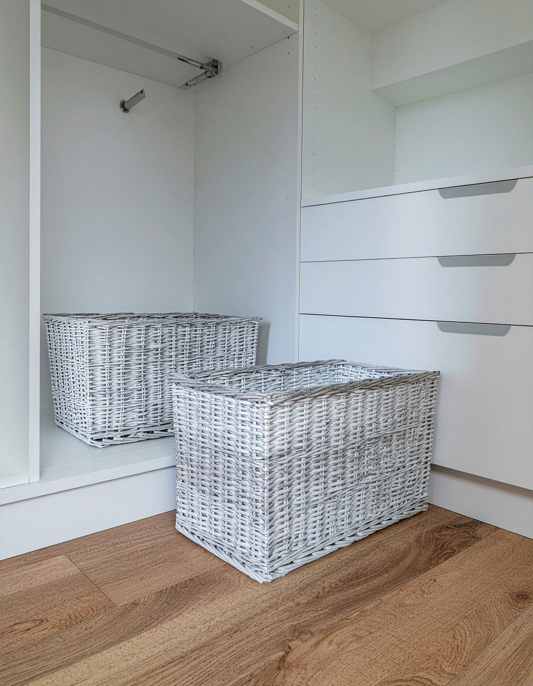 Hidden laundry hamper - 30 bedroom reach-in closet ideas