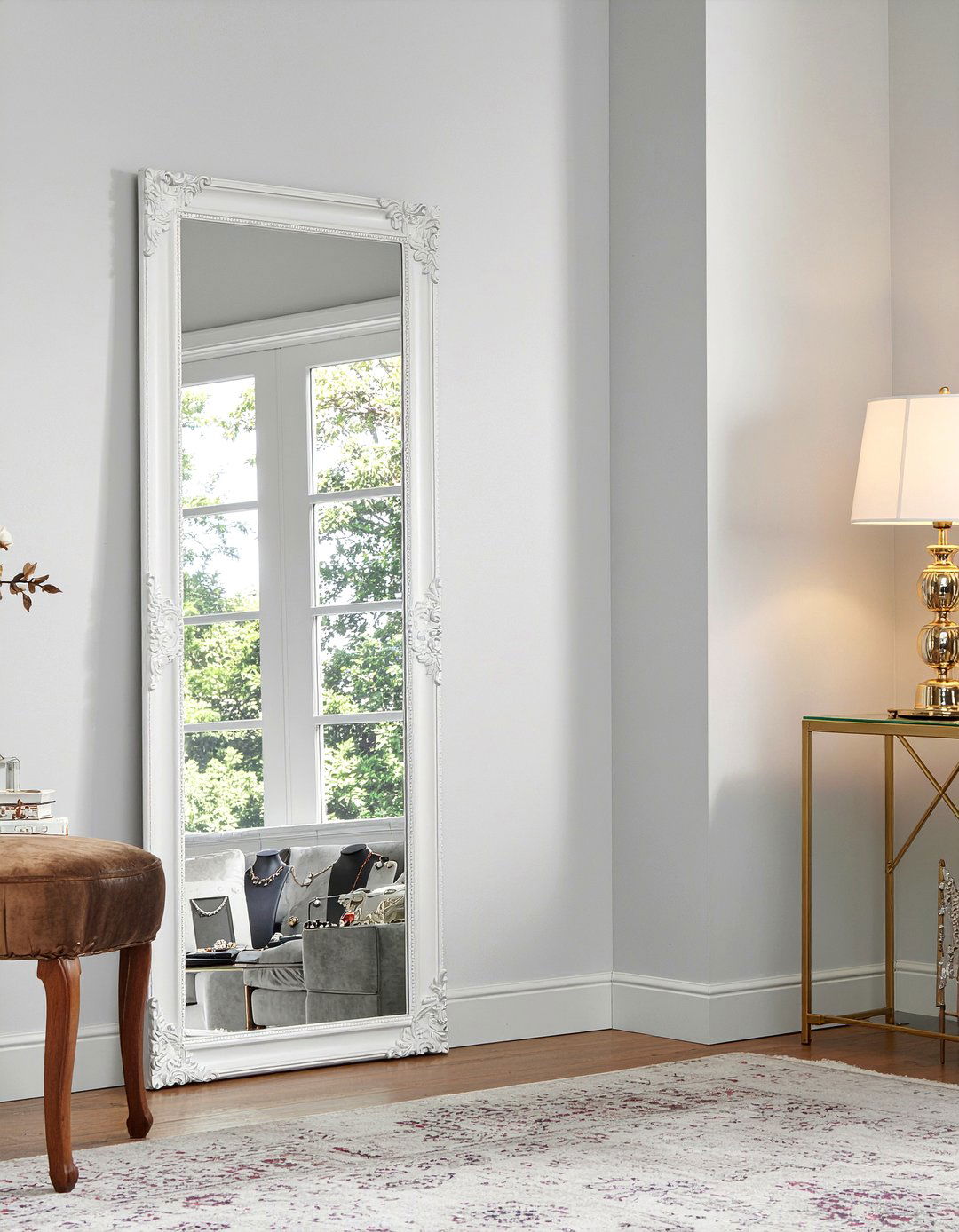 Hidden storage mirror - 30 bedroom storage ideas