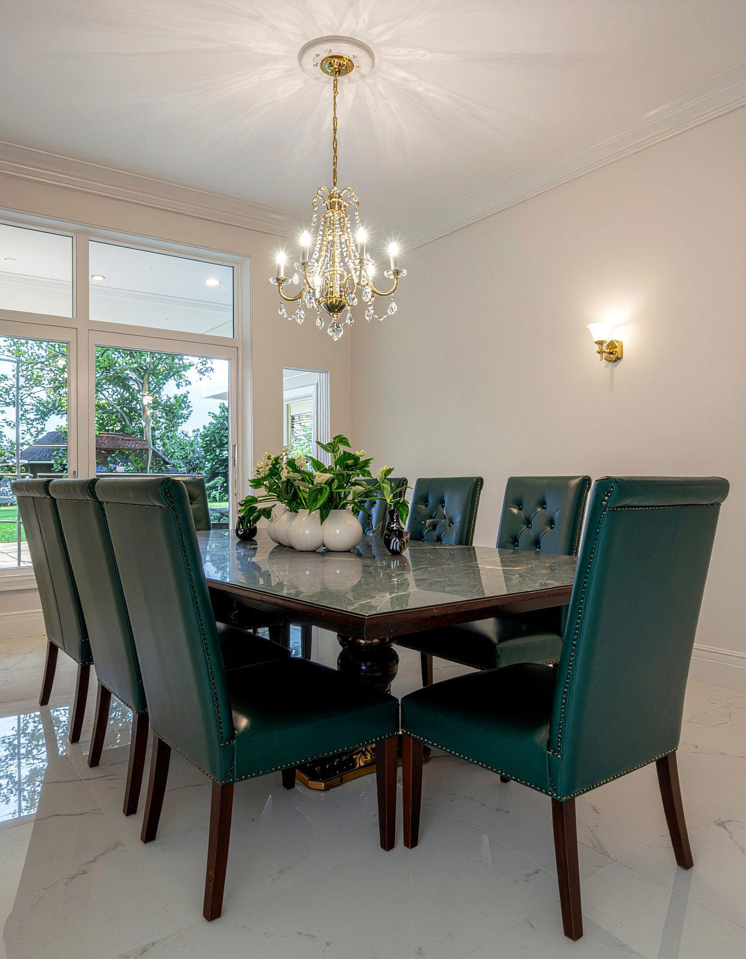 30 Chic Leather Dining Chair Ideas for a Sophisticated Look