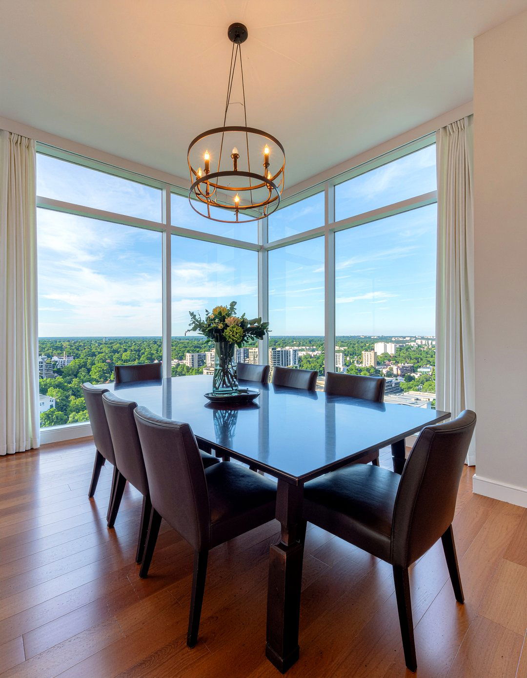 High Ceiling Dining Room - 30 Atlanta dining room ideas