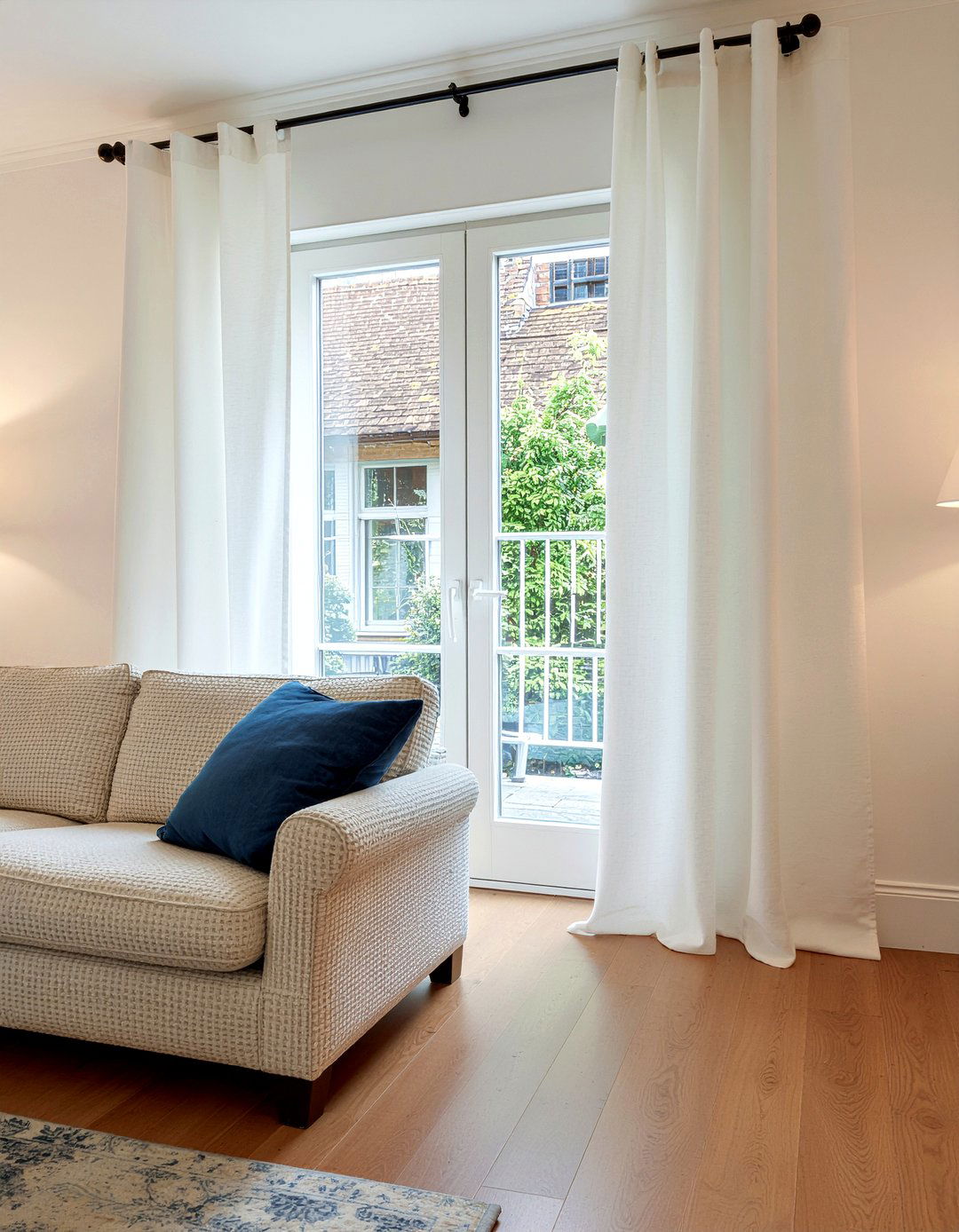 High Curtain Rod - 30 one day living room ideas