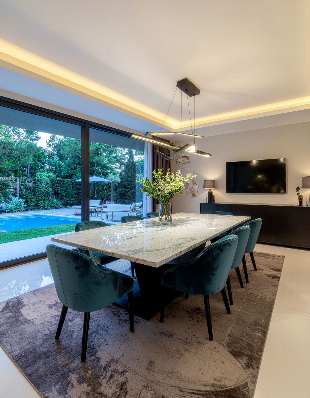 High End Dining Room - 30 California dining room ideas