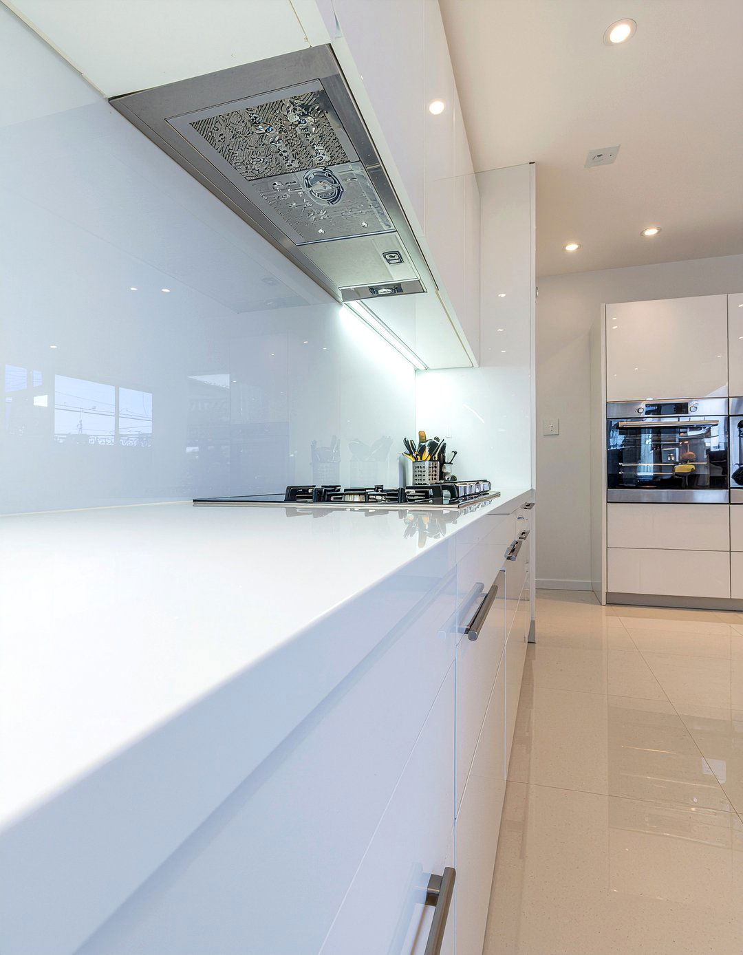 High Gloss Cabinets - 30 kitchen cabinet ideas