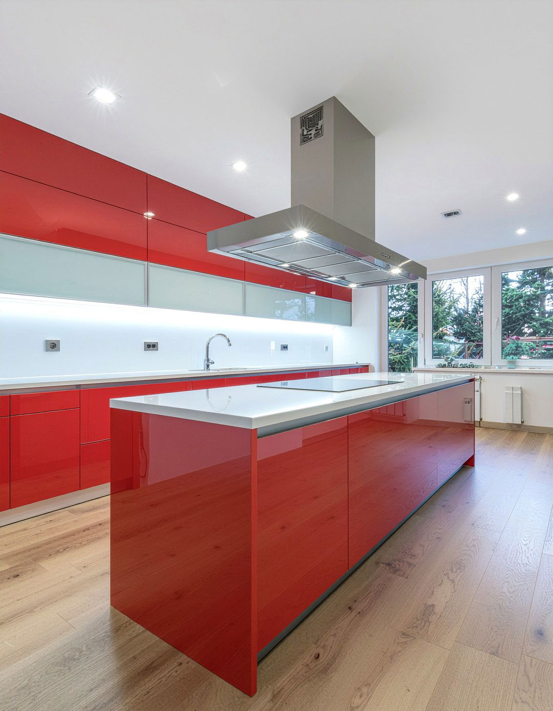 High Gloss Laminate Kitchen - 30 laminate floor kitchen ideas