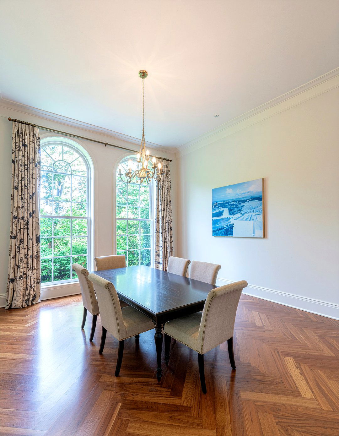 High ceiling dining room - 30 Argentine dining room ideas