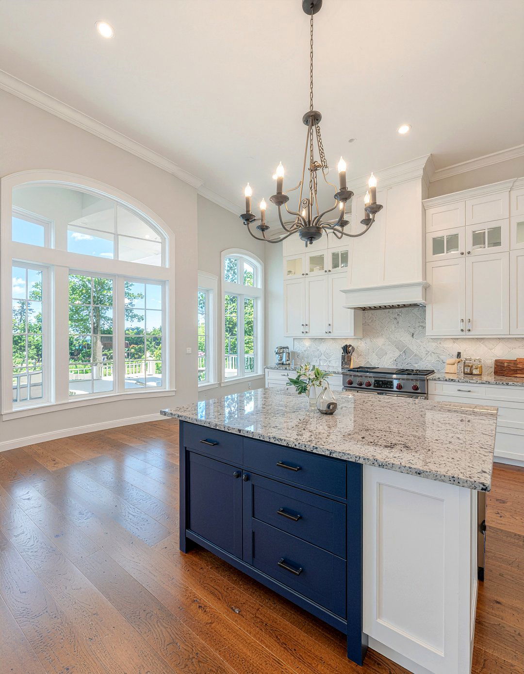 High ceiling great room - 30 kitchen great room ideas