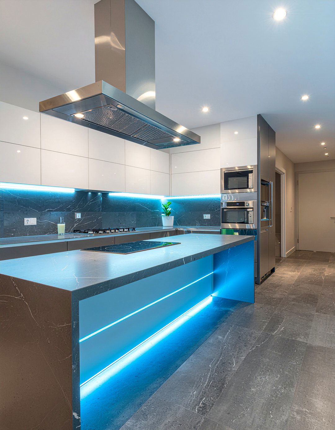 High tech kitchen with voice controlled lighting - 30 architect designed kitchen ideas