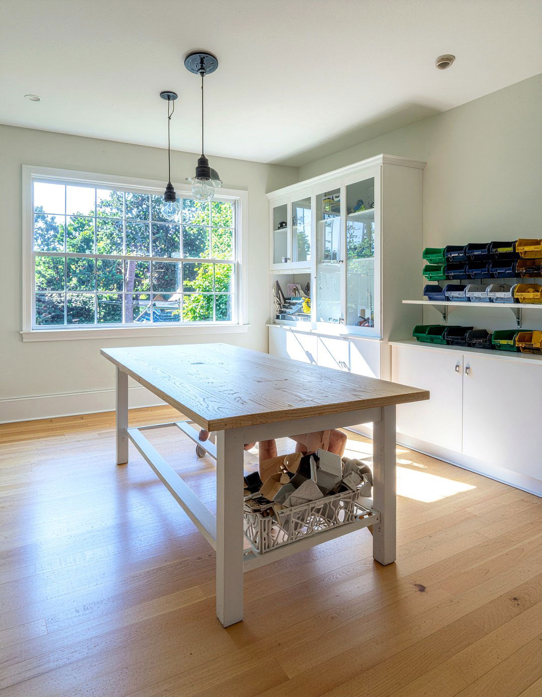 Hobby Room - 30 repurposed dining room ideas