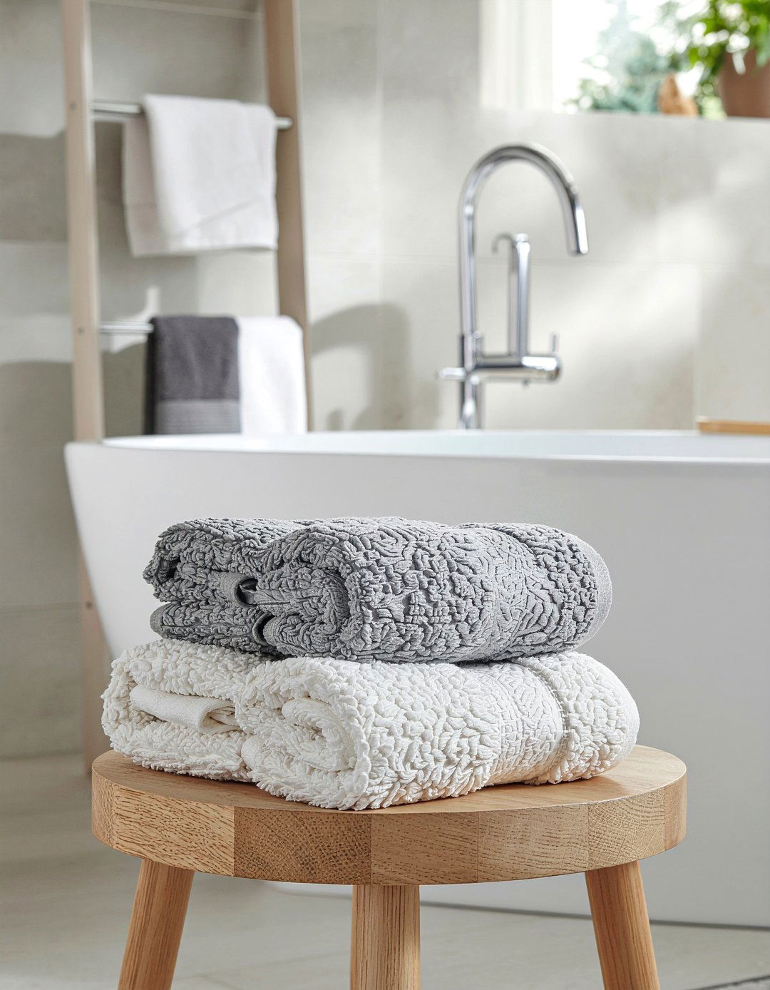 Honeycomb texture bath towels - 30 luxury bath towel ideas