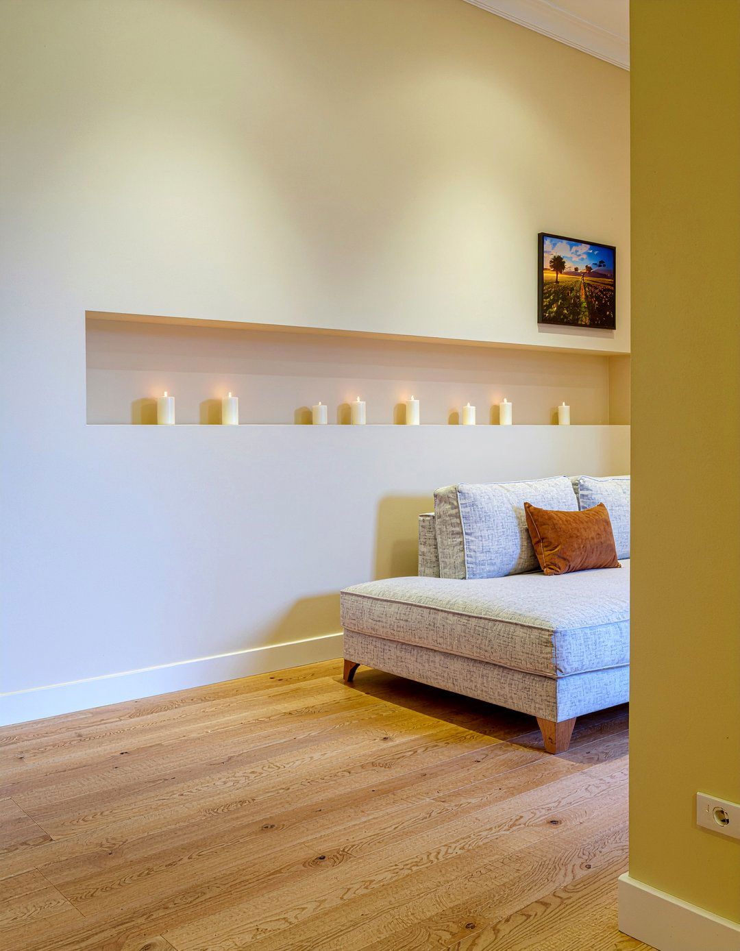 Horizontal Wall Niche - 30 living room niche ideas