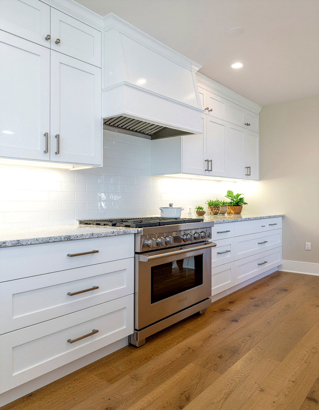 30 Picket Tile Kitchen Backsplash Ideas for Modern Homes