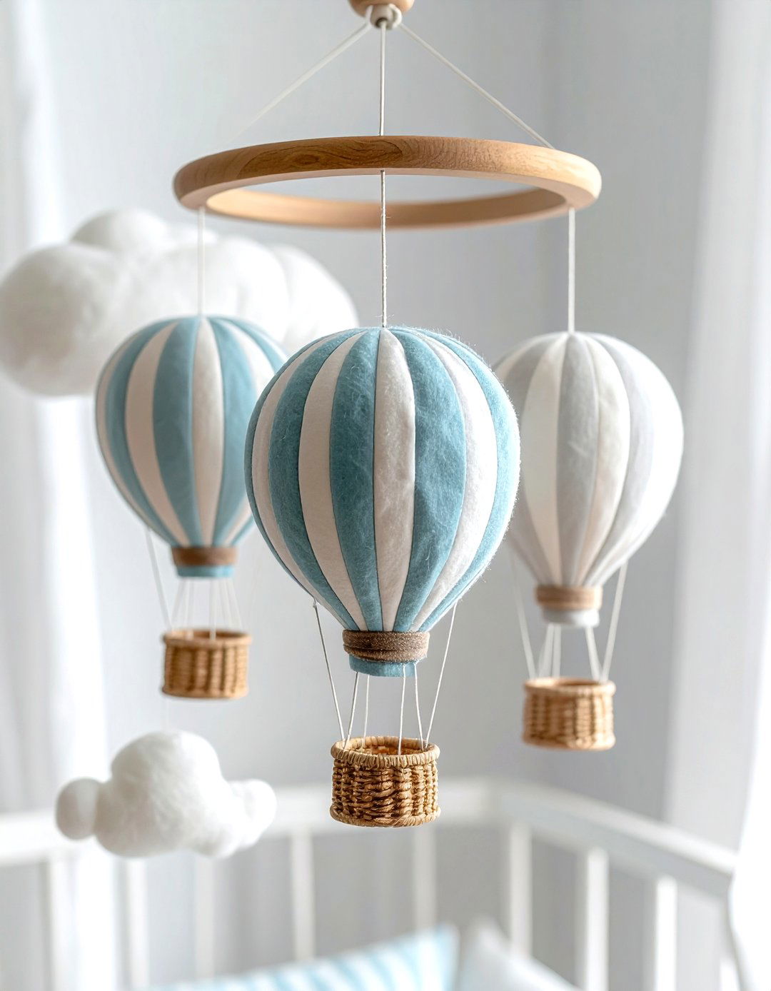 Hot Air Balloon Nursery Mobile - 30 nursery mobile ideas