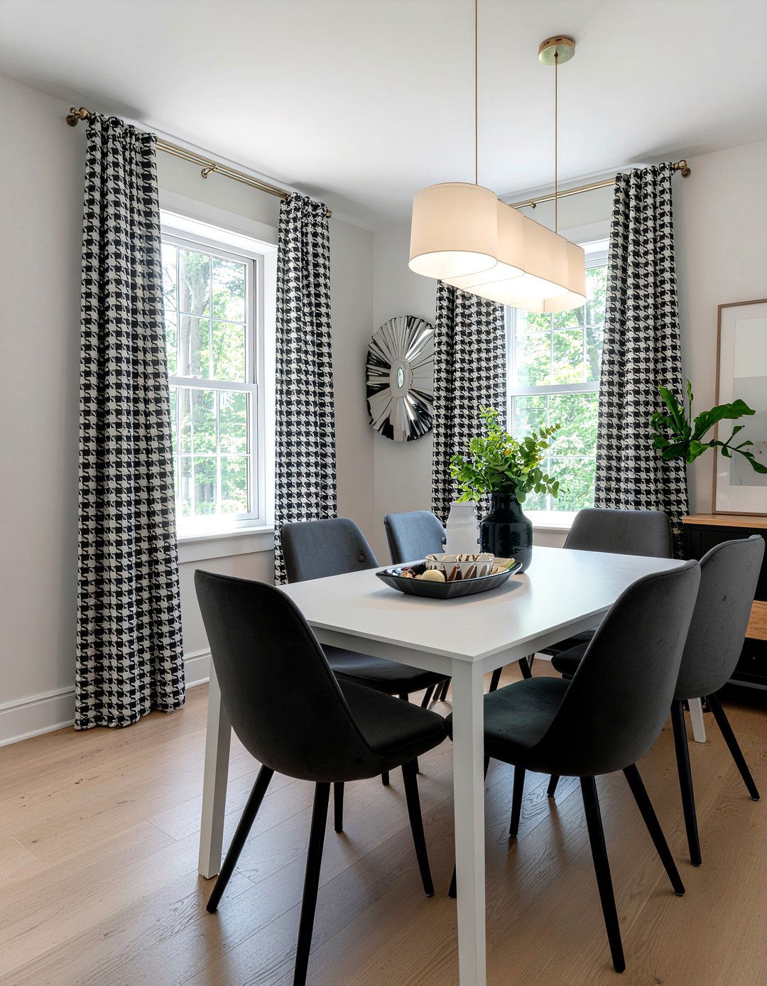 Houndstooth curtains dining room - 30 patterned curtain dining room ideas
