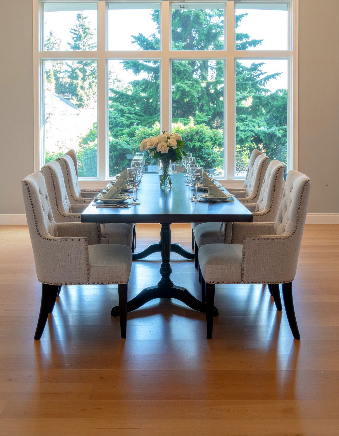 Identical Armchairs At Table Ends - 30 dining room symmetry ideas
