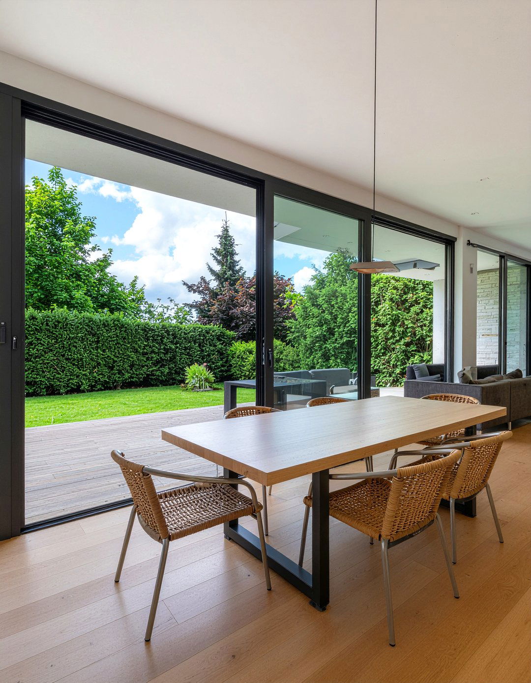 Indoor Outdoor Dining - 30 effortless dining room ideas