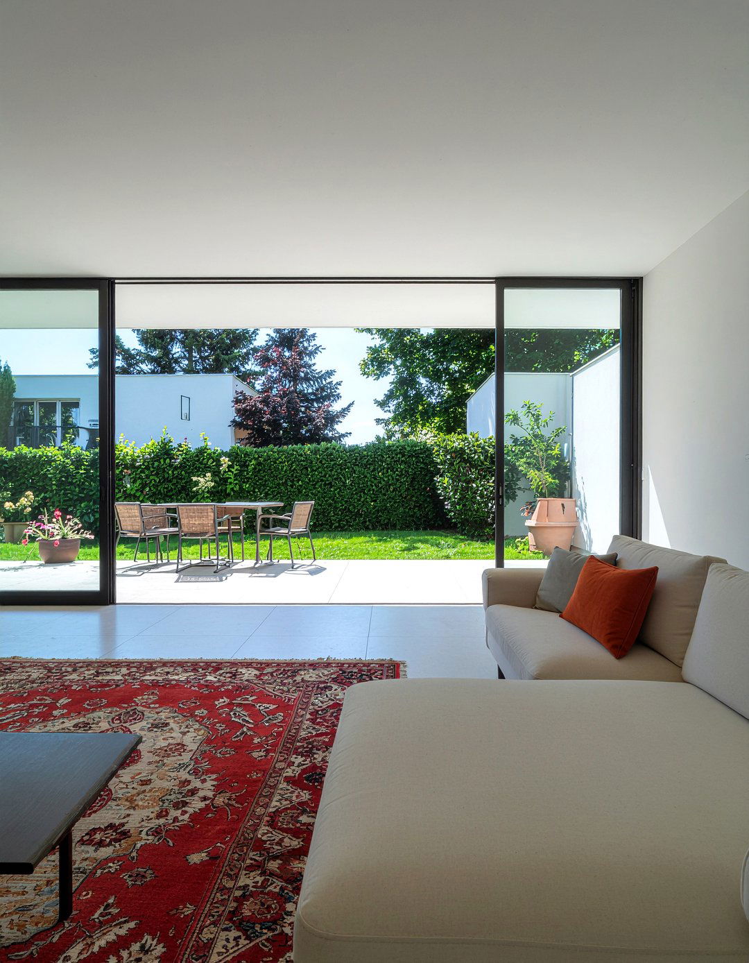 Indoor Outdoor Flow - 30 large living room ideas