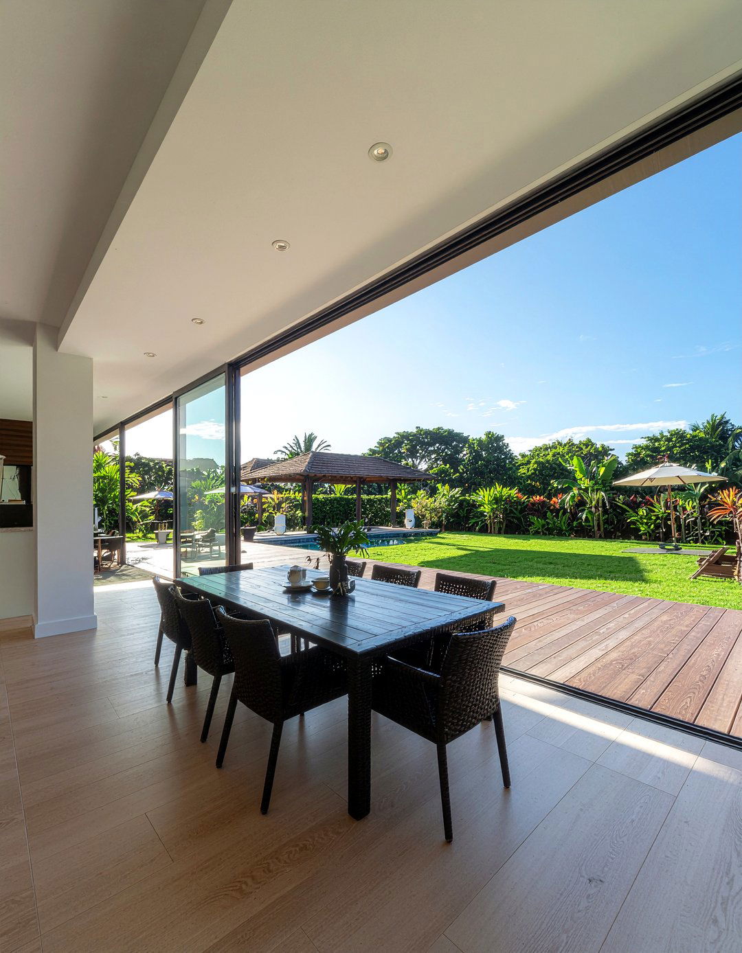 Indoor Outdoor Living Layout - 30 Balinese dining room ideas