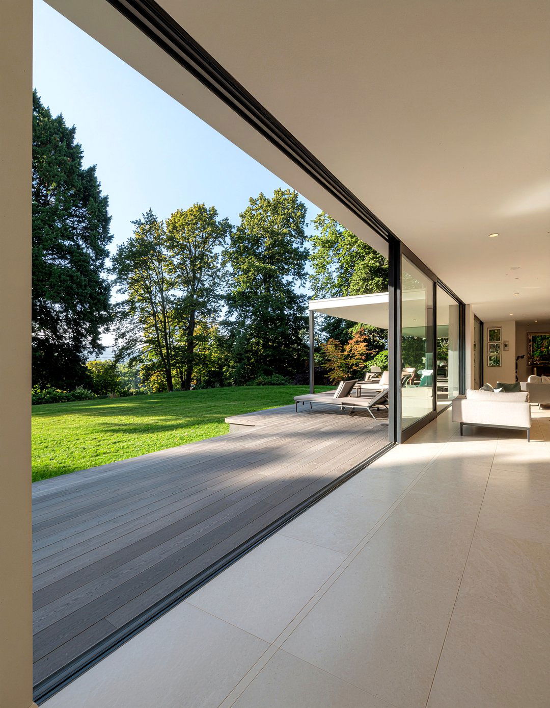 Indoor Outdoor Living Space - 30 Hawaiian living room ideas