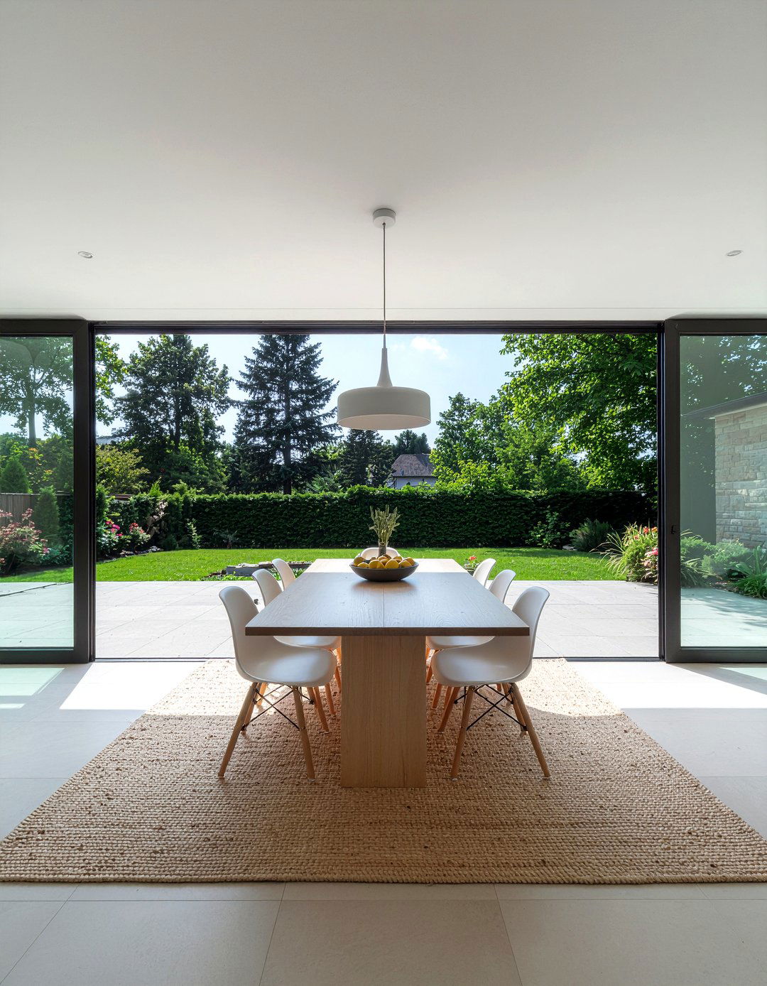 Indoor Outdoor Living Space - 30 prairie dining room ideas