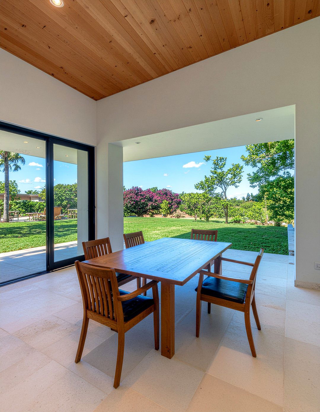 Indoor outdoor dining room - 30 large dining room ideas