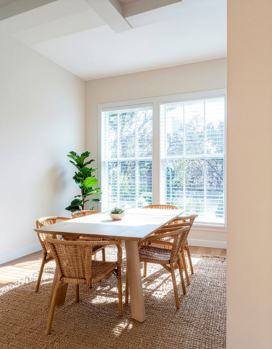 Indoor plants for dining - 30 renter-friendly dining room ideas