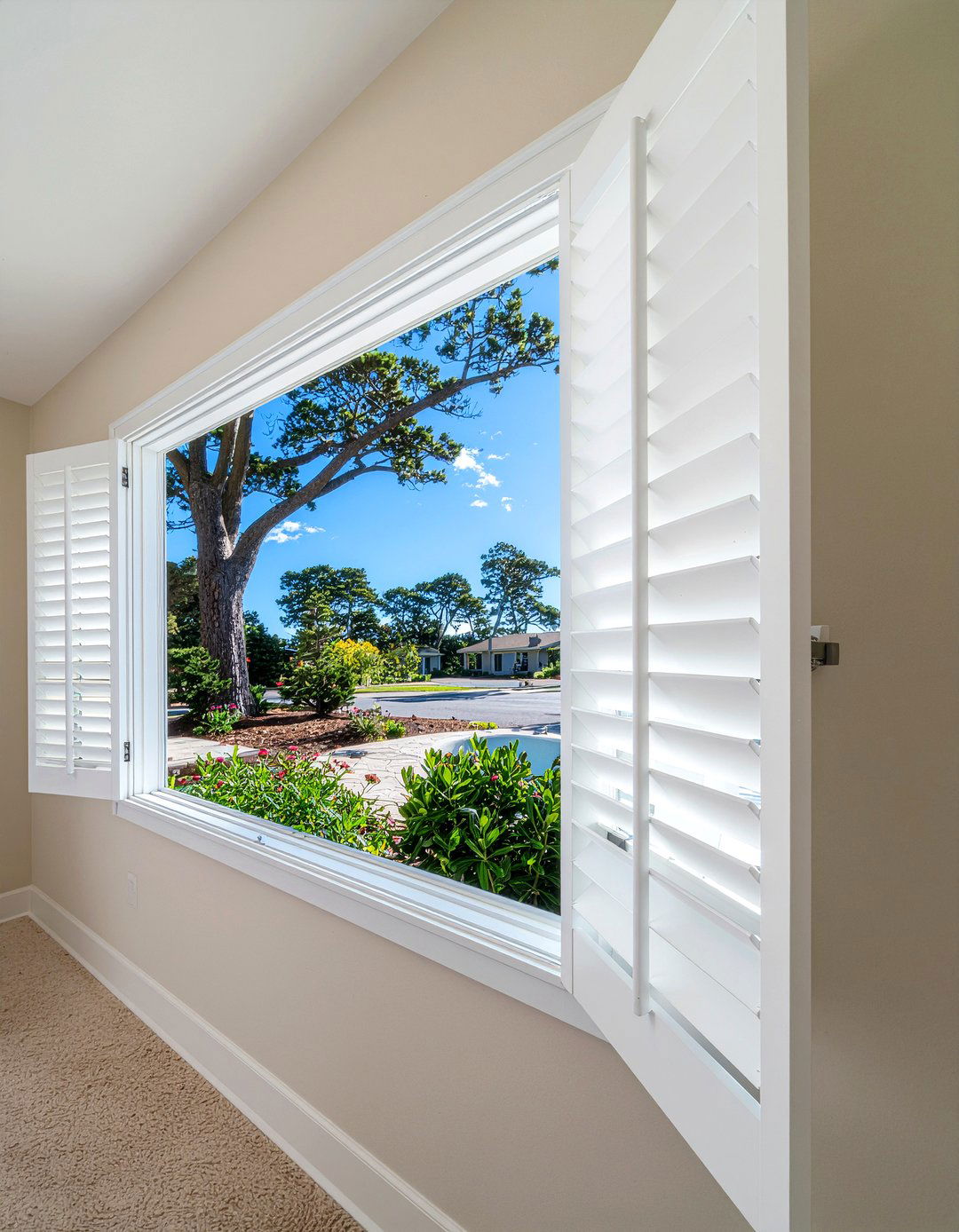 Indoor window shutters - 30 living room update ideas