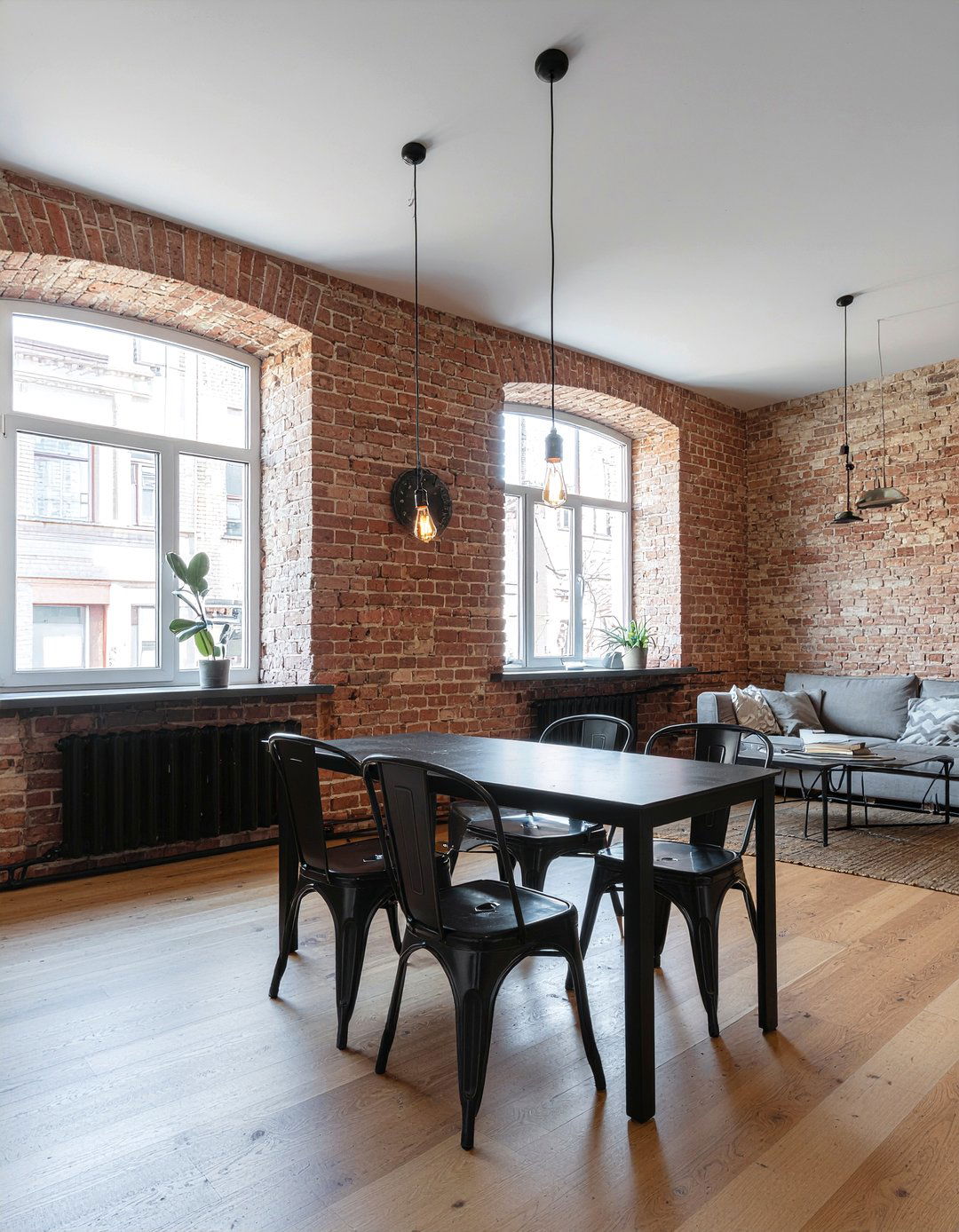 Industrial Brick Wall - 30 romantic dining room ideas