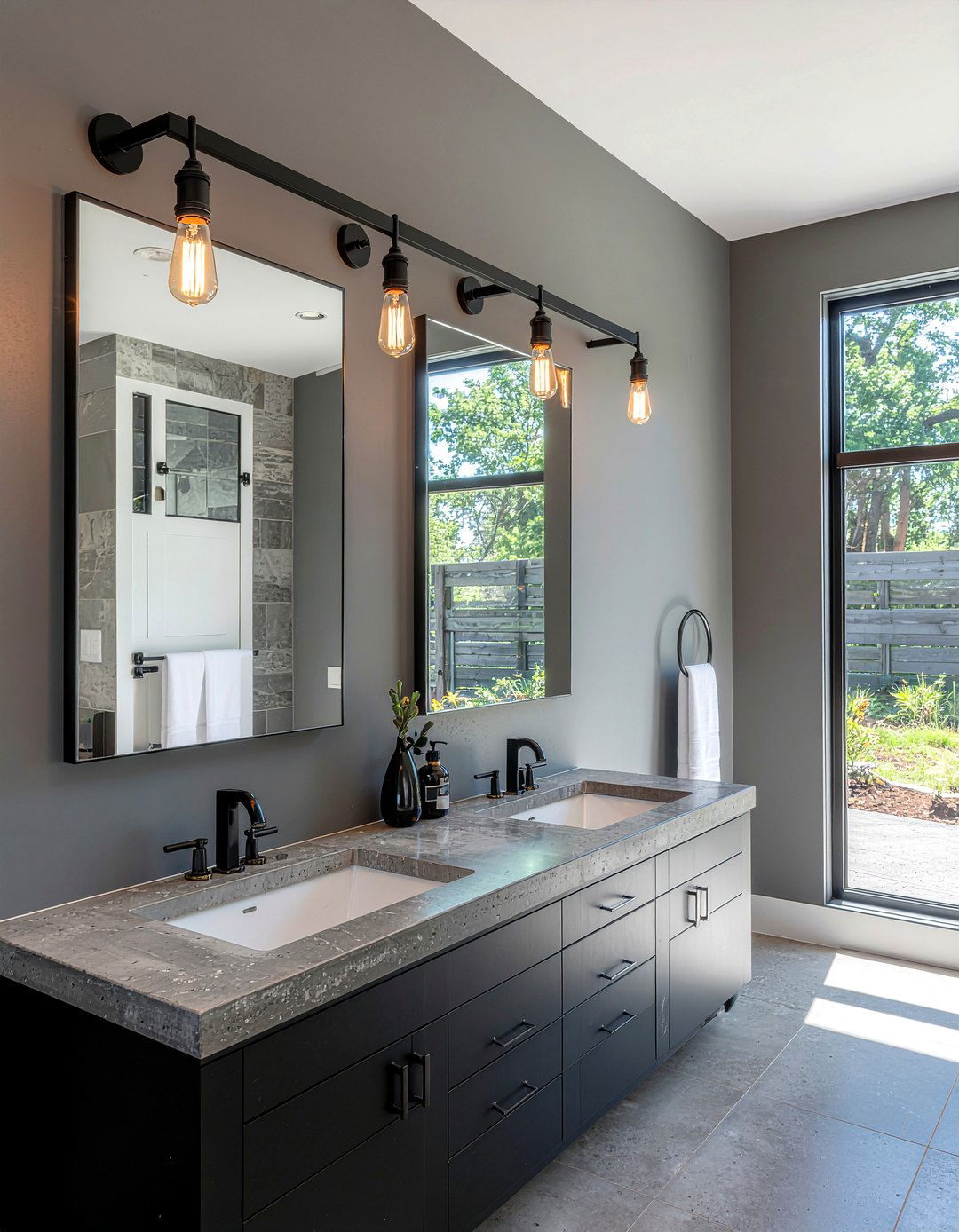 Industrial Lighting Fixture