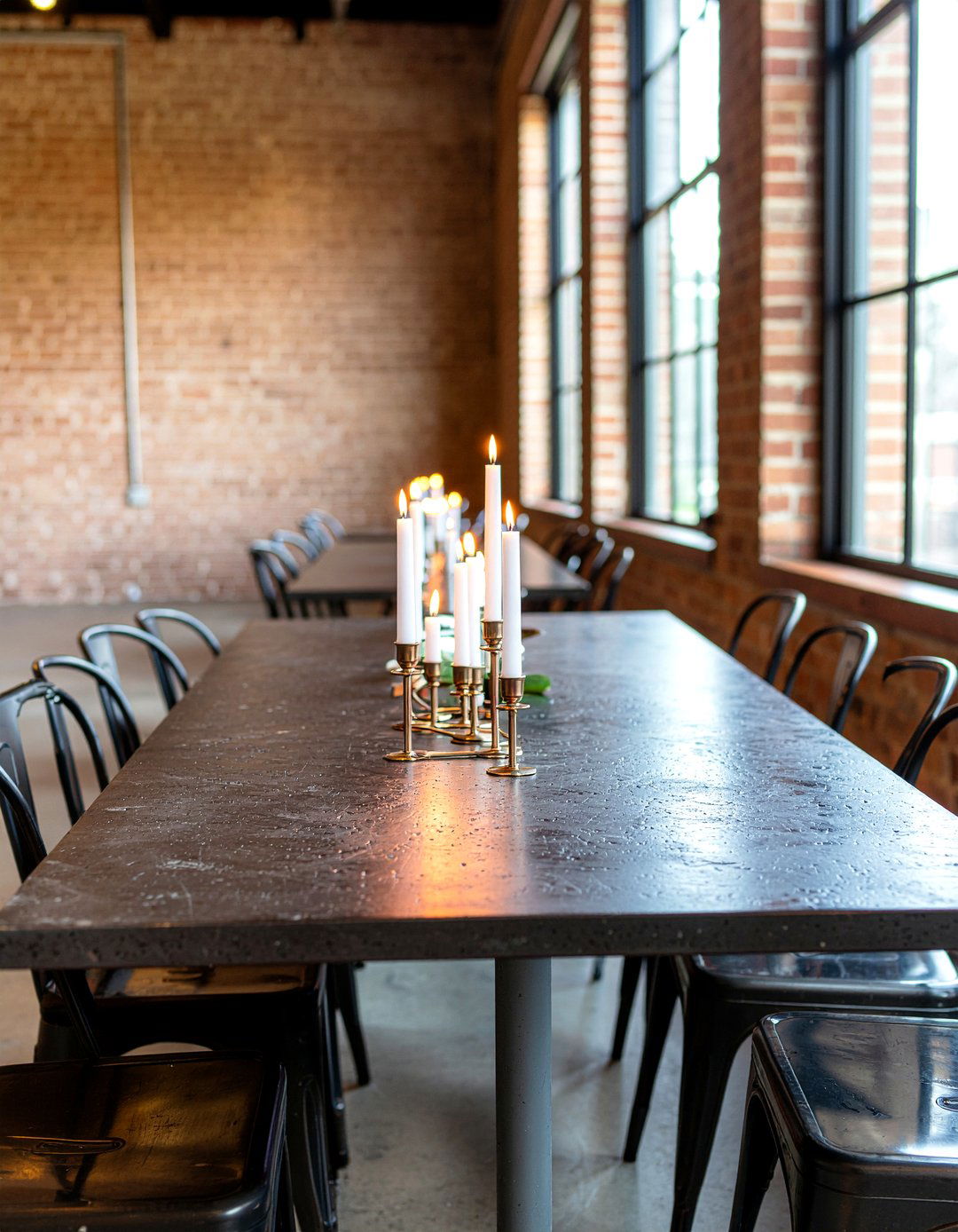 Industrial Metal Candle Holder Setup - 30 candlelit dining room ideas