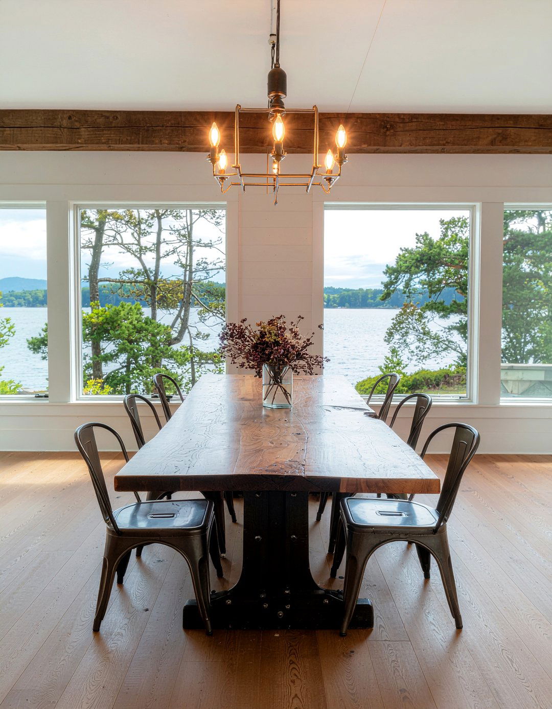 Industrial Metal Chairs - 30 lake house dining room ideas