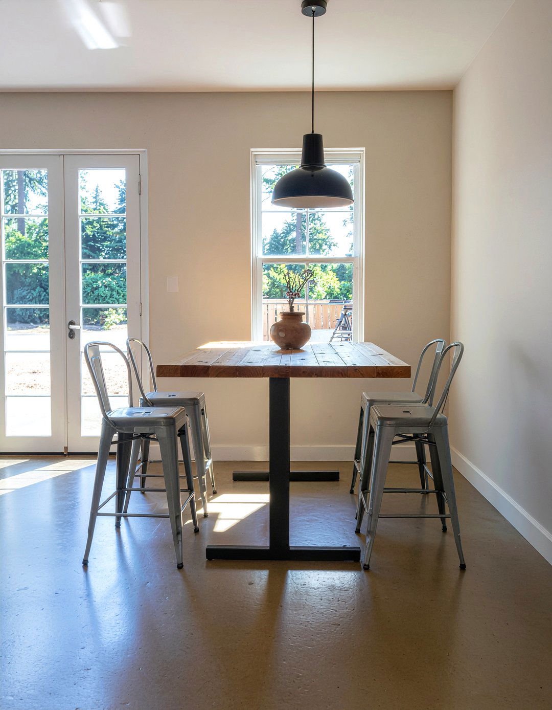 Industrial Metal Stools - 30 rental dining room ideas