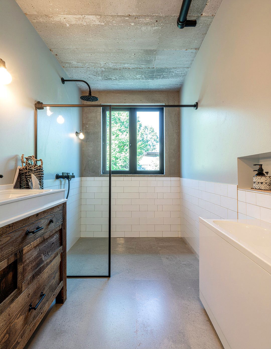 Industrial Rustic Bathroom - 30 bathroom style mixing ideas
