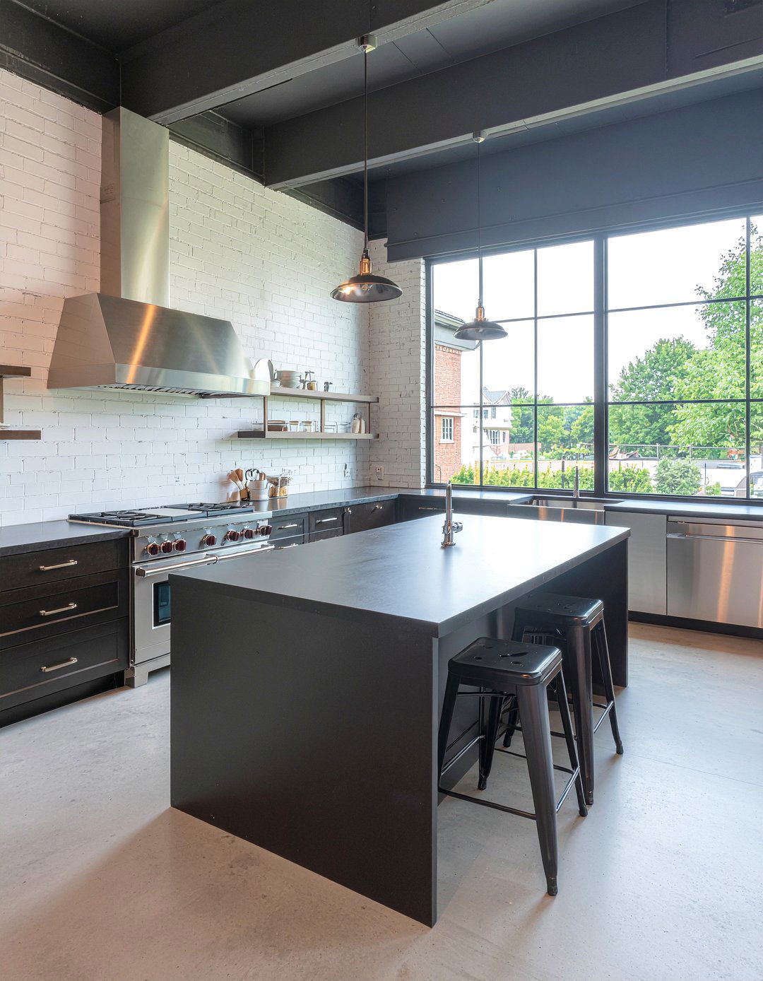 Industrial kitchen quartz countertops - 30 quartz countertop kitchen ideas