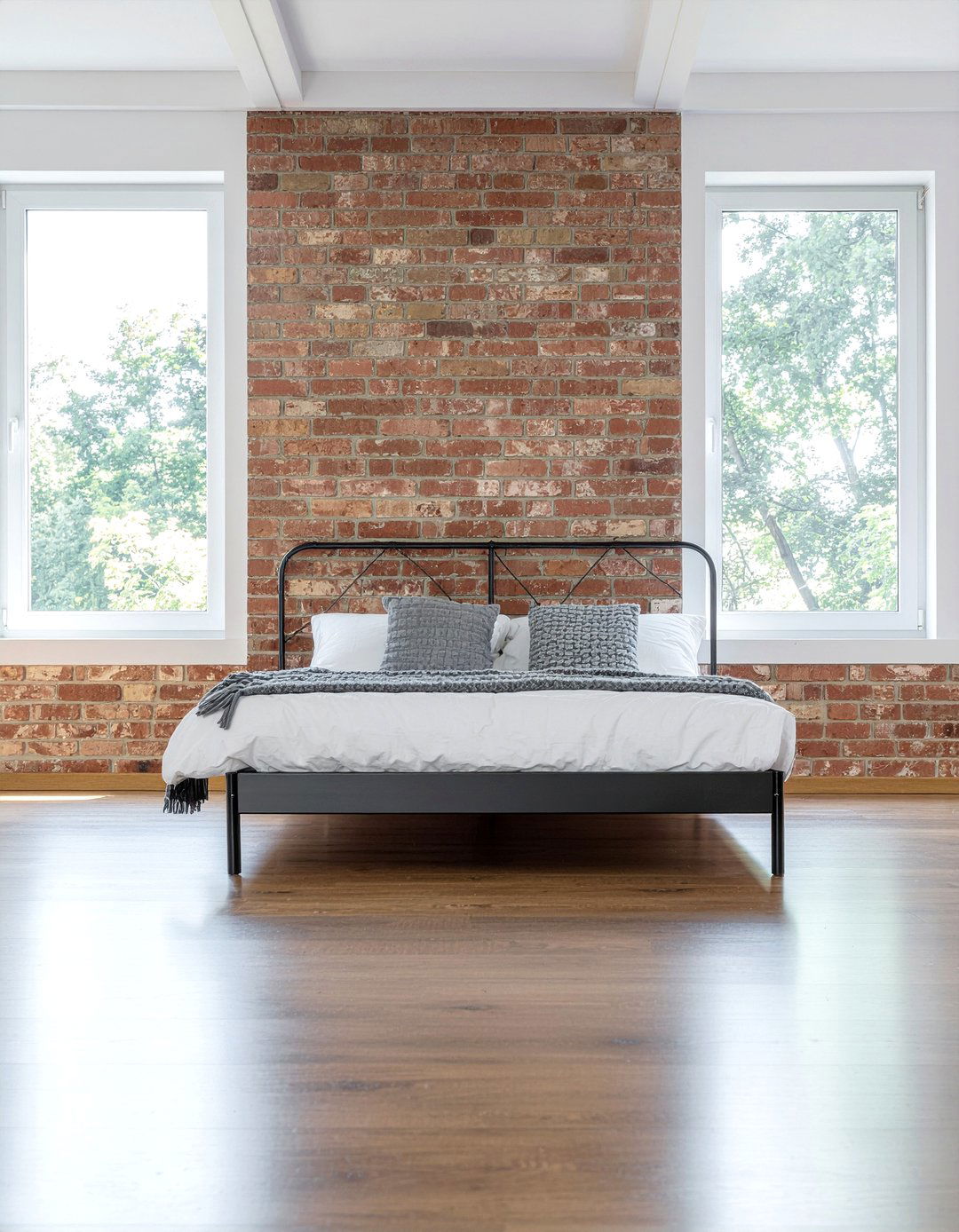 Industrial metal bed - 30 contemporary bedroom ideas