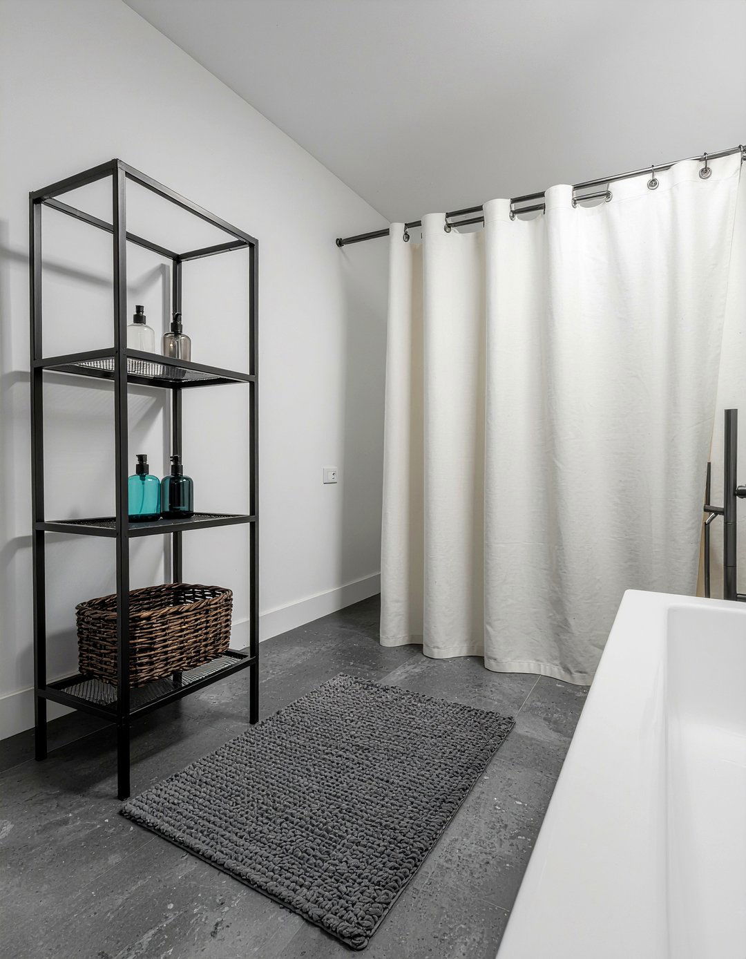 Industrial rental bathroom - 30 rental bathroom ideas