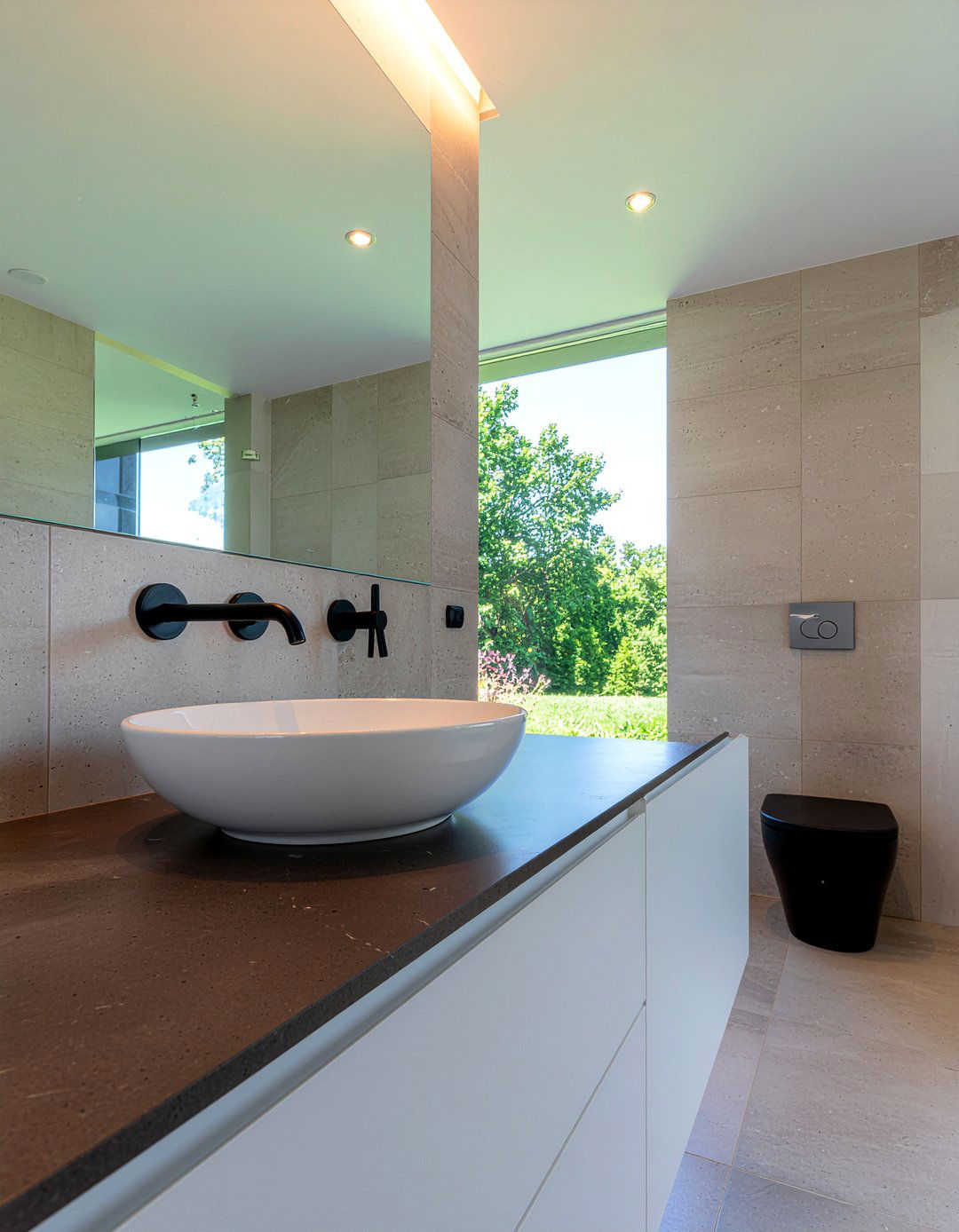 Integrated Sink Basin - 30 minimalist bathroom ideas