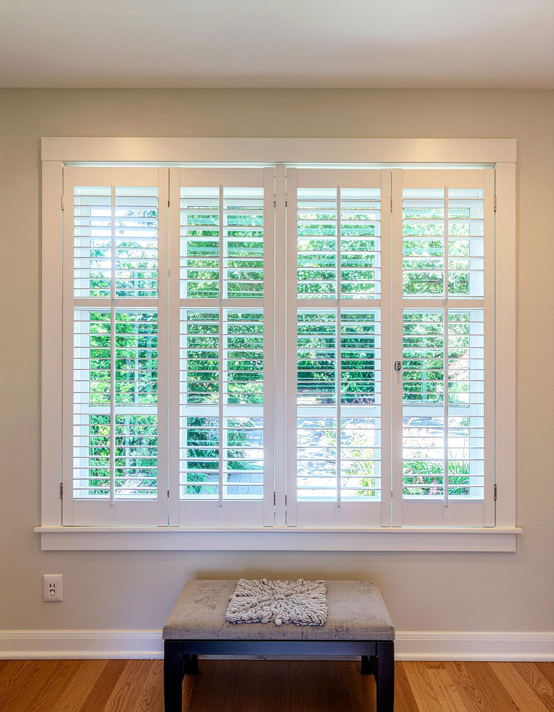 Interior window shutters - 30 New England bedroom ideas