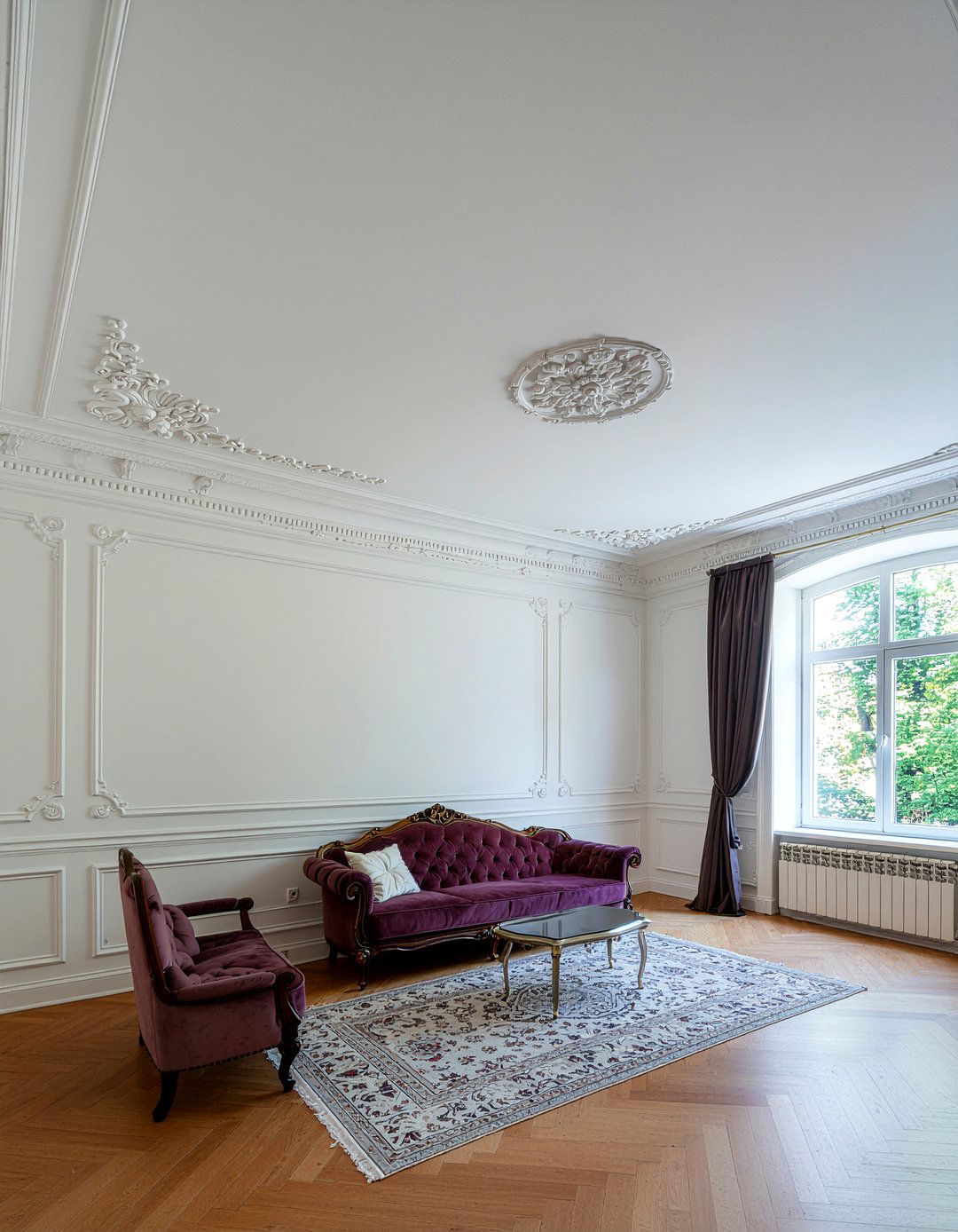 Intricate Plaster Molding - 30 living room trim work ideas