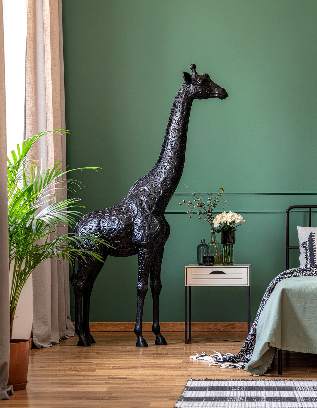 Iron Giraffe Statue - 30 bedroom figurines