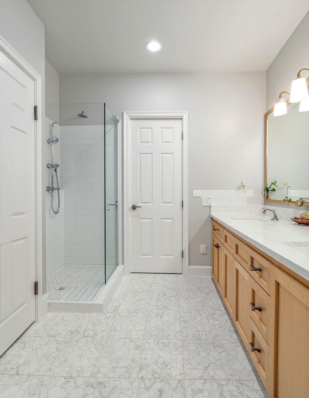 Jack and Jill bathroom - 30 bathroom conversion ideas