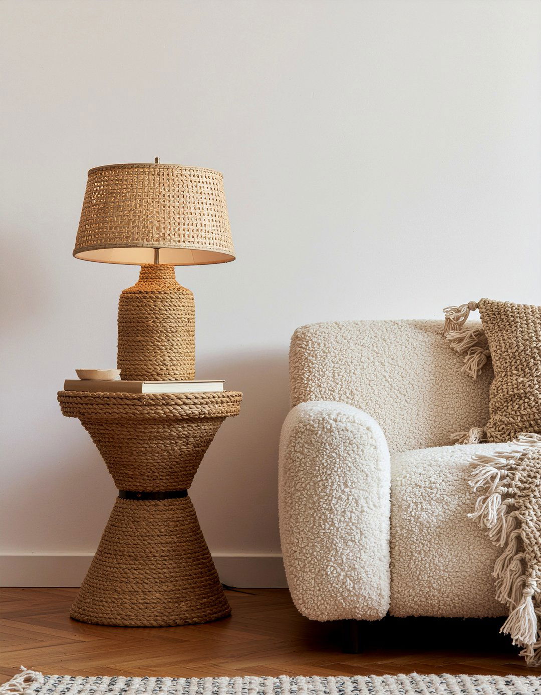 Jute Table Lamp - 30 jute living room ideas