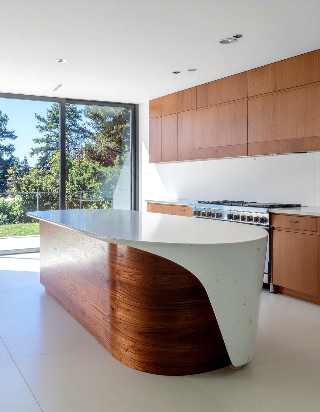 Kidney shaped island - 30 curved kitchen island ideas