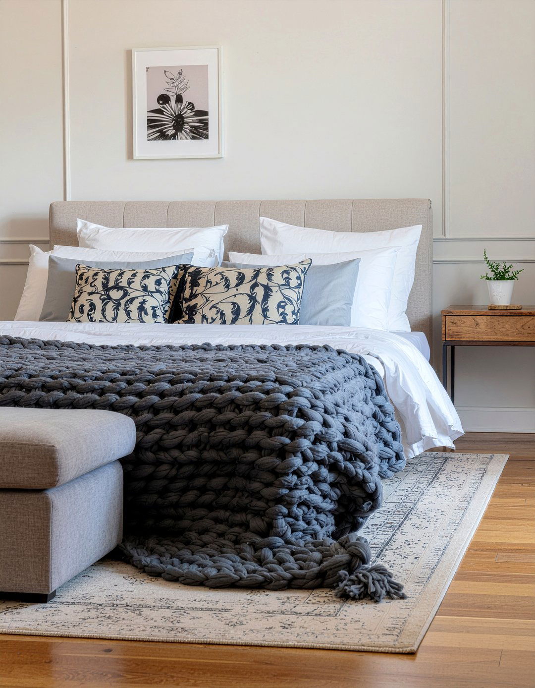 King size bed styling - 30 spacious bedroom ideas