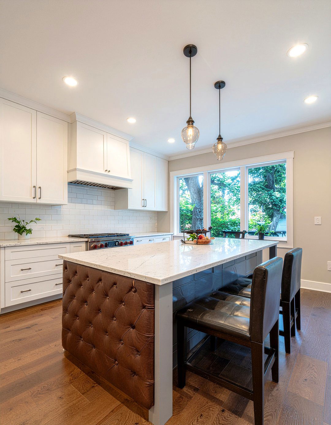 Kitchen Banquette Seating - 30 large kitchen ideas