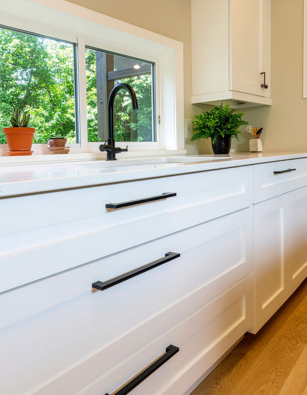 Kitchen Cabinet Hardware - 30 affordable kitchen ideas