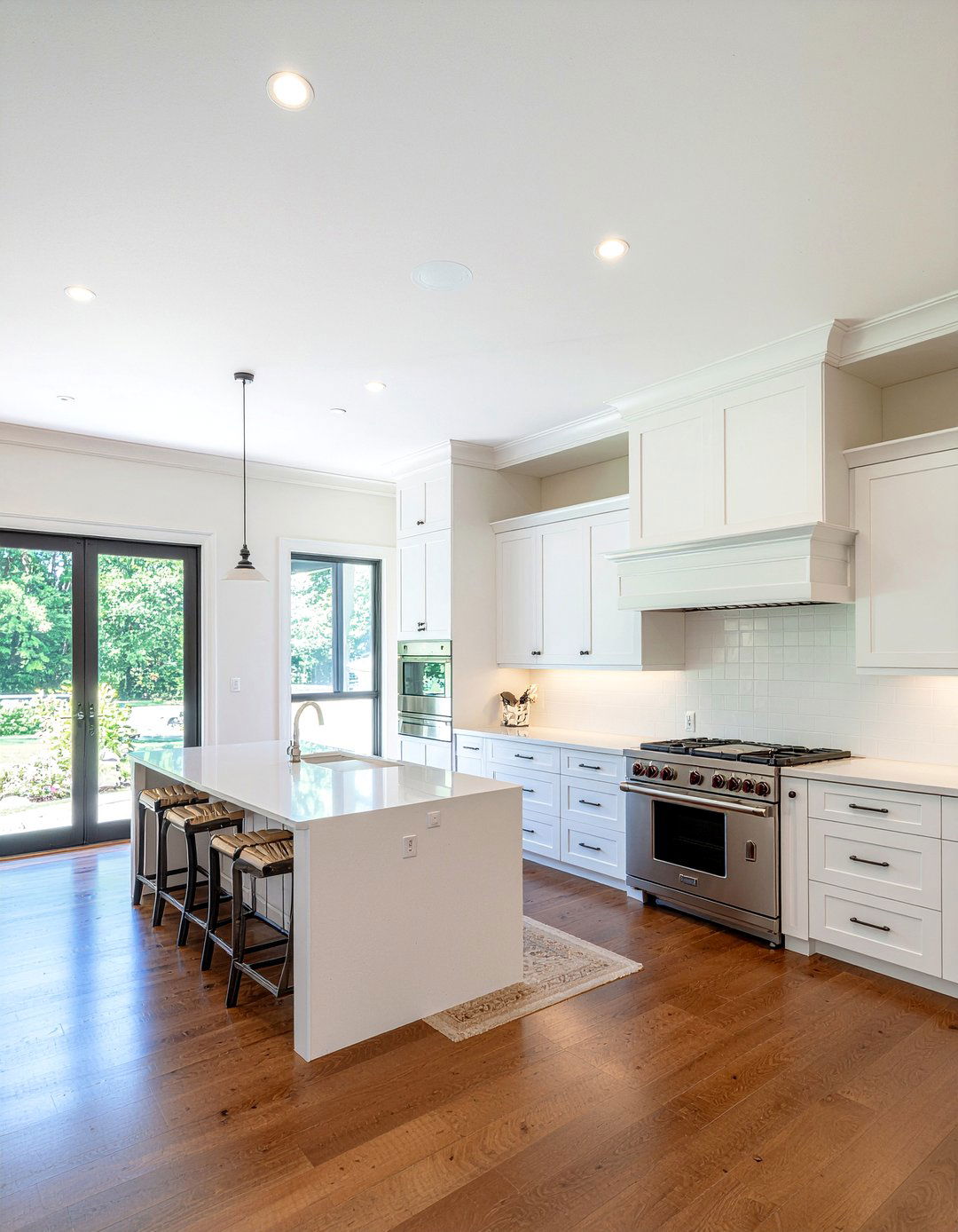 Kitchen Crown Molding - 30 low cost kitchen makeover ideas