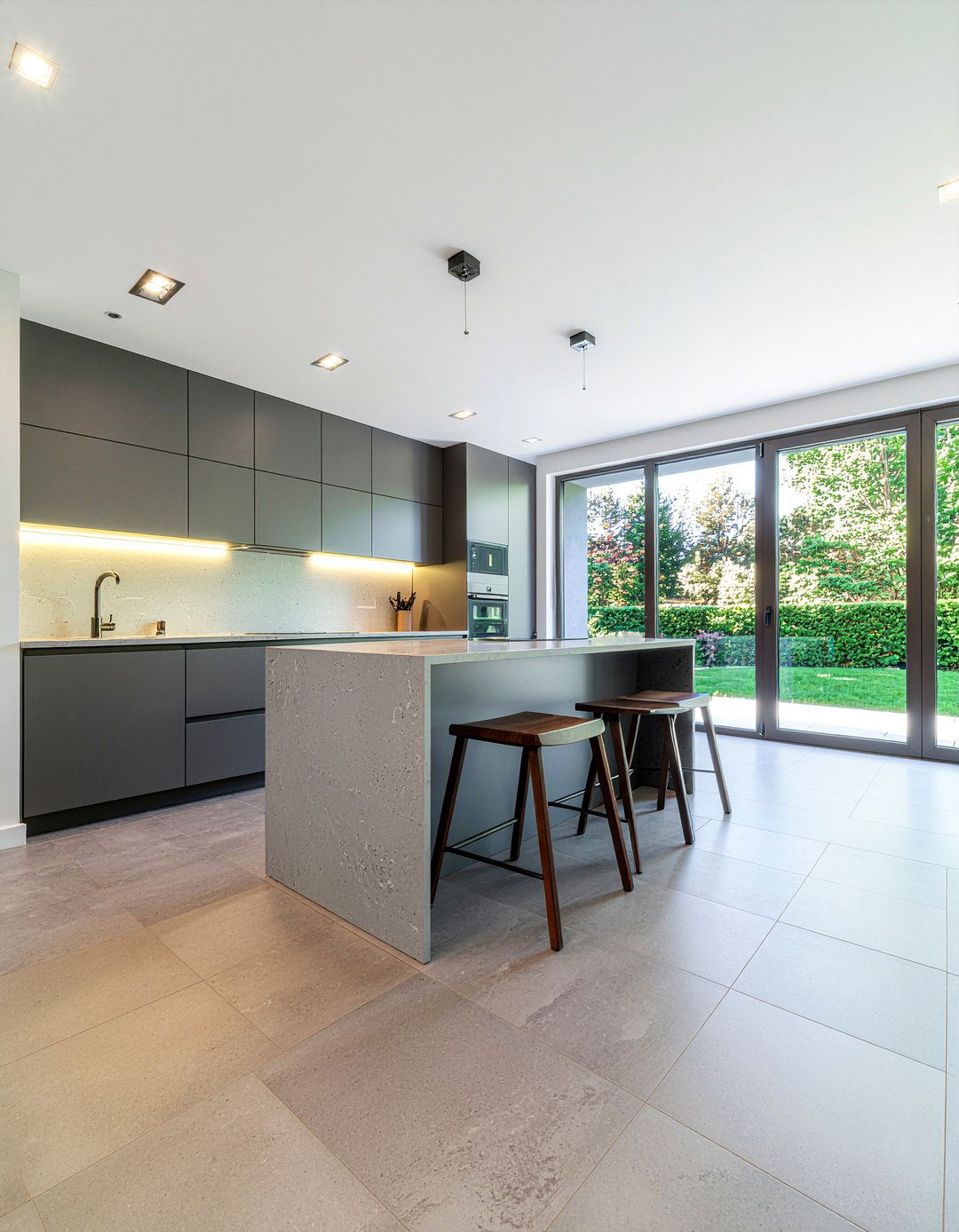 Kitchen Floor Tiles - 30 new build kitchen ideas