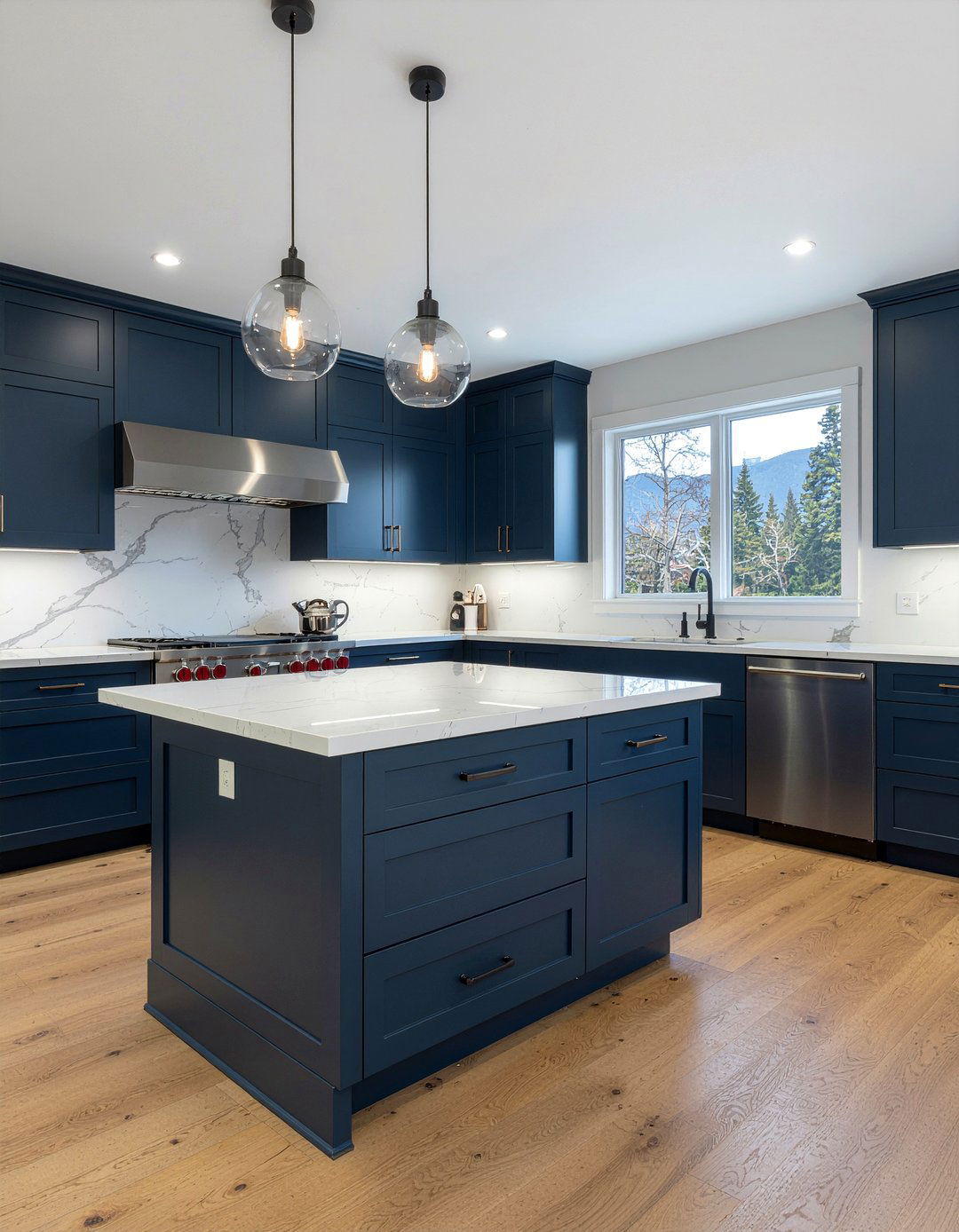 Kitchen Island With Storage - 30 clutter-free kitchen ideas
