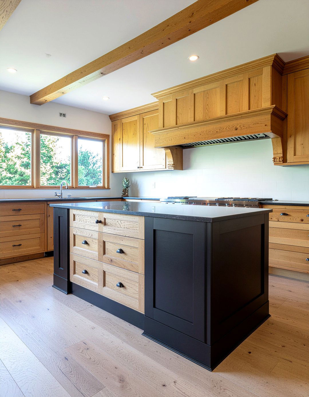 Kitchen cabinet toe kick - 30 kitchen molding ideas