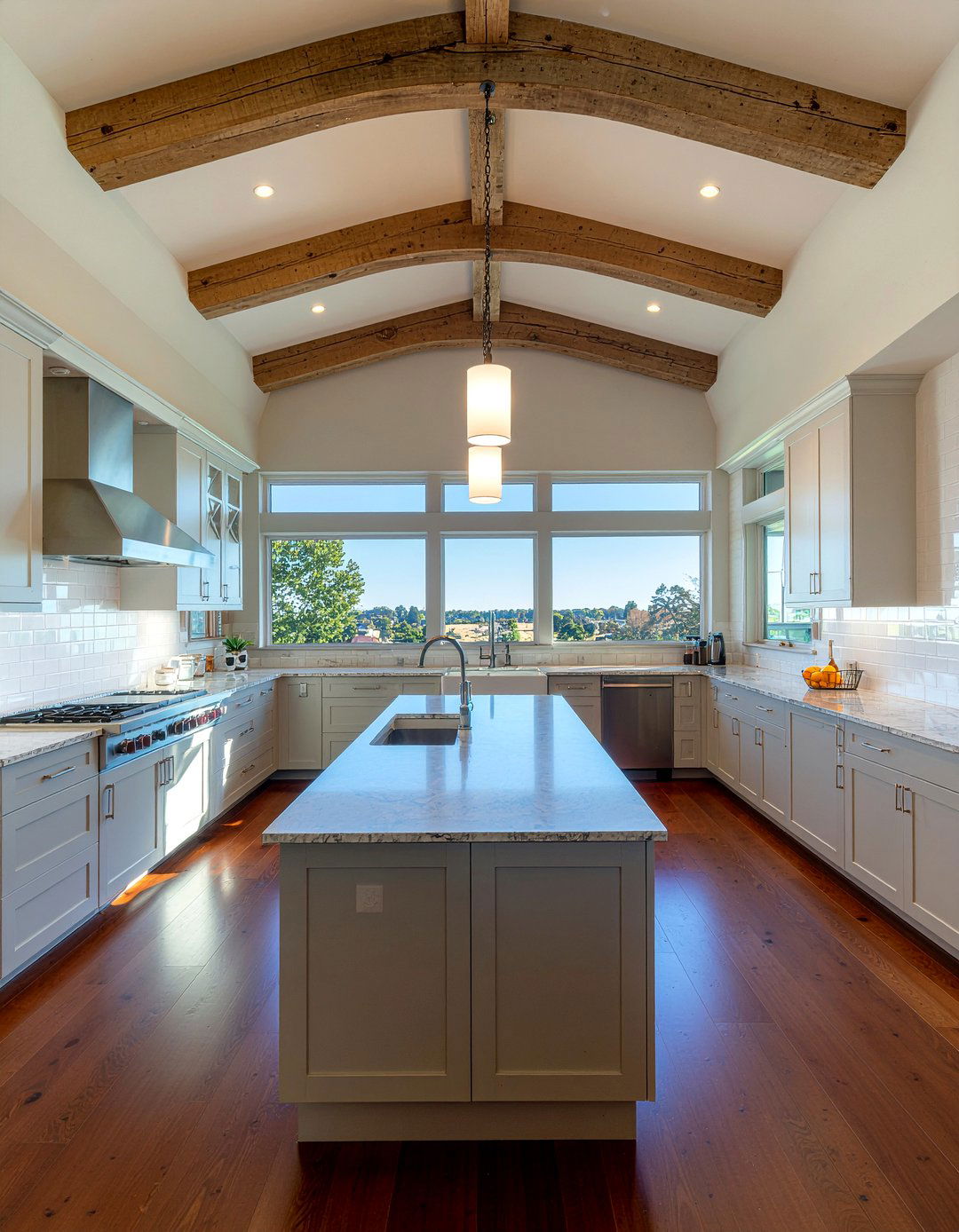 Kitchen ceiling height - 30 kitchen layout tips